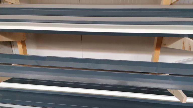 kantteile-fuer-sandwichdachpaneele